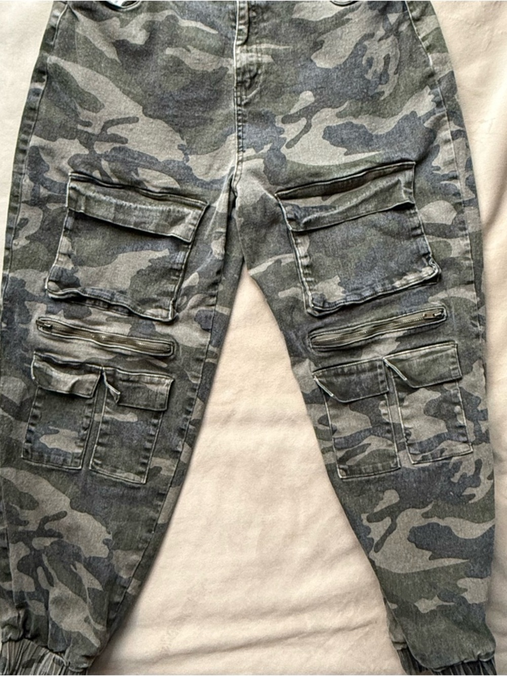 American Bazi Women’s Camouflage Cargo  Pants - Green & Gray.